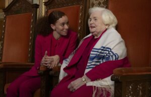 Scarlett Johansson ações por trás da câmera eletrônica para ‘Eleanor the Great’, a respeito de uma mentira em espiral Scarlett Johansson ações por trás da câmera eletrônica para 'Eleanor the Great', a respeito de uma mentira em espiral