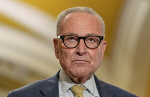 Schumer se muda para obrigar a votação no lançamento de dados de Epstein em Brazada Violação do Procedimento do Senado dos EUA Yahoo news home