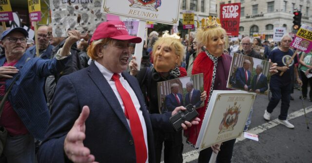 Os manifestantes se reúnem em Windsor