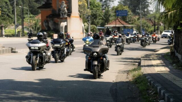 Segundo ressurgimento, motociclistas Harley Hog Jacarta Gaspol milhares de quilômetros 


