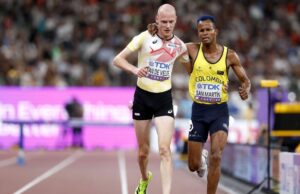 SteepleChaser sai da corrida para ajudar a ter um inimigo difícil SteepleChaser sai da corrida para ajudar a ter um inimigo difícil