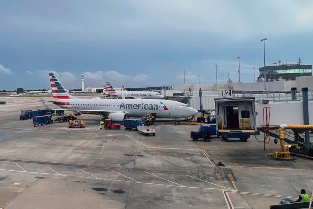 Stowaway encontrou morto após o avião em Charlotte 

