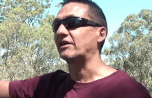 Suspeito policial assassino Dezi Freeman como ‘Rambo’, diz Son Dezi Freeman