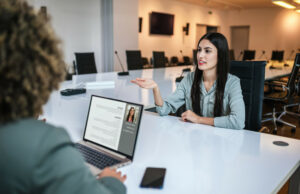 Ter um ‘Spiky’ chama mal se comporta para reuniões de trabalho- exatamente como informar se o seu é um Ter um 'Spiky' chama mal se comporta para reuniões de trabalho- exatamente como informar se o seu é um