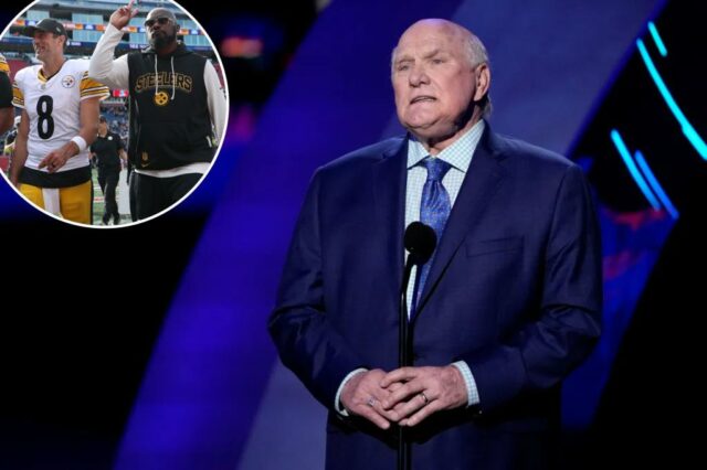 Terry Bradshaw fala durante um memorial para Franco Harris durante o show de prêmios de honra da NFL antes do jogo de futebol do Super Bowl 57, 9 de fevereiro de 2023, em Phoenix. 