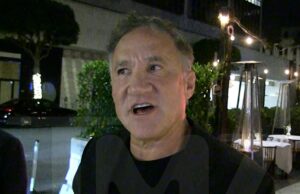 Terry Dubrow afirma que ele conservou a sufocação feminina no estabelecimento de jantar, realmente não obteve 091925_TERRY_HEATHER_DUBROW_KAL