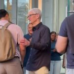 Tim Chef apresenta o novo iPhone da Apple na Front Runner New York City Shop