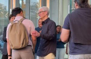 Tim Chef apresenta o novo iPhone da Apple na Front Runner New York City Shop Tim Chef apresenta o novo iPhone da Apple na Front Runner New York City Shop