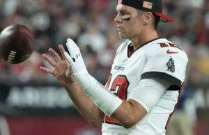 Tom Brady não está aparecendo na vida aposentada, mas certamente jogará futebol de bandeira na Arábia Saudita Tom Brady não está aparecendo na vida aposentada, mas certamente jogará futebol de bandeira na Arábia Saudita