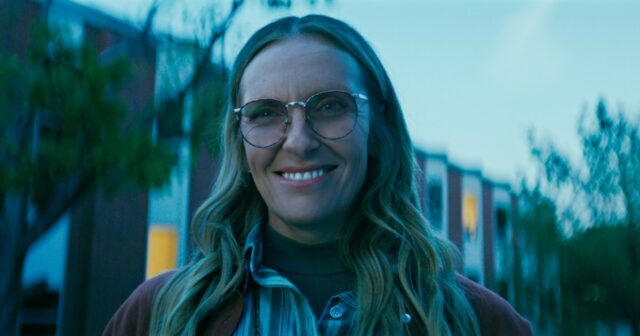 Toni Collette, de Wayward