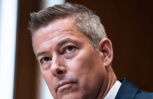 Transporte Sean Sean Duffy lança a investigação da segurança dos trens da NC após a esfaqueamento Transporte Sean Sean Duffy lança a investigação da segurança dos trens da NC após a esfaqueamento