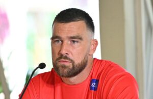 Travis Kelce é colocado pela NFL concorrente TEAIr Tart em todo o videogame Brasil Ettyimages-2233922446-Travis-Kelce-is-islapt-by-nfl-rival-teair-during-brazil-game.jpg