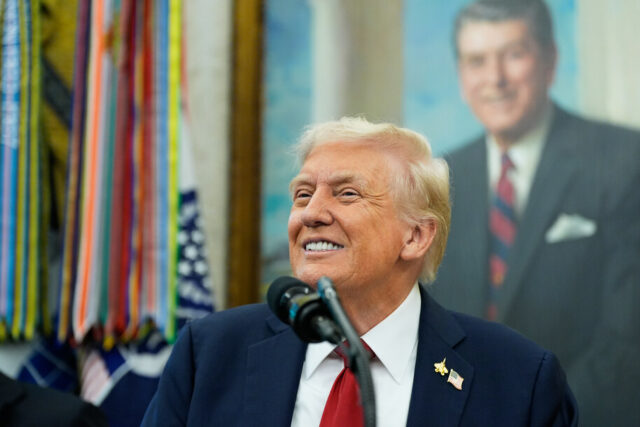 Trump aumenta as ameaças perturbadas sobre o desligamento do governo iminente

