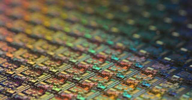 TSMC Chips para atingir 1,4 nm em 2028, com nome confuso confirmado | Uma foto macro de uma bolacha de silício