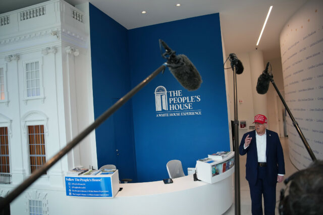 Trump precisa de informações da ABC 'pague -me extra' aderir a uma negociação de US $ 15 milhões 

