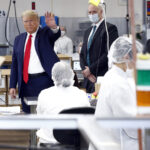 Trump promete reduzir os preços dos medicamentos em 1.500% - depois os dobra