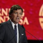 Tucker Carlson: Charlie Kirk 'estava fazendo o que as pessoas responsáveis ​​mais odeiam ... pedindo que elas se arrependessem'