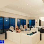 O apartamento de dois andares, localizado no que foi descrito como