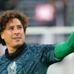 Uma 6ª caneca da Fifa Globe? - O goleiro especialista do México Ochoa se inscreve com o Limassol de Chipre em uma cotação para confirmar a saúde e a aptidão
