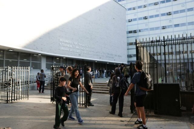 Uma corrida para usar a escolha da escola, Al Jazeera na cama com Hamas e outros comentários

