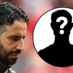 O gerente do Manchester United, Ruben Amorim, analisa durante a partida amigável da pré-temporada entre o Manchester United e a Fiorentina em Old Trafford em 2025 em Manchester, Inglaterra.
