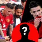 Benjamin Sesko lê instruções de um tablet enquanto Ruben Amorim olha durante a partida da Premier League entre o Manchester United e Burnley em Old Trafford em 2025 em Manchester, Inglaterra.
