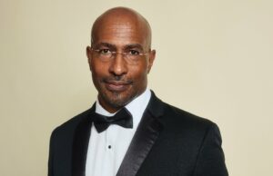 Van Jones compartilha o DMS com Charlie Kirk do dia anterior ao assassinato: ‘Rejeite o calor, procure por pontos em comum’ A viúva de Charlie Kirk, Erika, faz o primeiro discurso público desde seu assassinato na Universidade de Utah Valley. (Crédito: AP/YouTube)