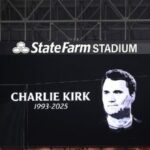 Vários jogos da NFL apresentaram momentos de silêncio para Charlie Kirk