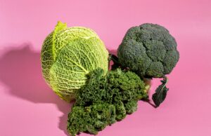 Vegetais crucíferos ajudam na diretriz de graus de nível de açúcar no sangue brócolis, repolho, couve -flor, couve