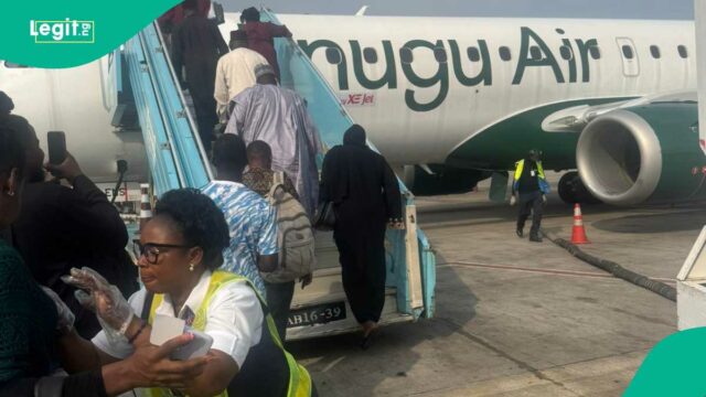 Vídeo de tendência: reações misturadas como funcionários arrastam o passageiro do Enugu Air

