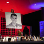 Videoclipe de Charlie Kirk capturando suspeito fugindo lançado pelo FBI