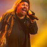 Vince Neil expõe que foi um derrame que adiou a residência de Las Vega, de Motley Crue, alegando que 'precisava descobrir para passear novamente'