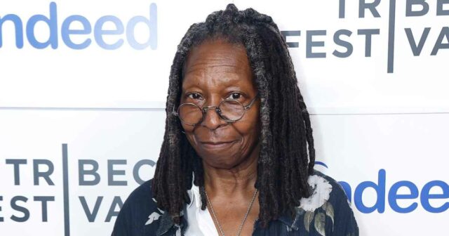 O View Whoopi Goldberg explica por que ela não usa sutiã há 50 anos