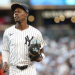 Jazz Chisholm Jr. olha durante o jogo Yankees-Orioles em 29 de setembro de 2025.