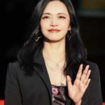 Yao Chen ao trabalhar como participante do tribunal de Pingyao, defendendo vozes globais e harmonizando o desempenho e a criação