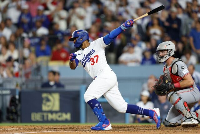 Los Angeles Dodgers outfielder Teoscar Hernandez