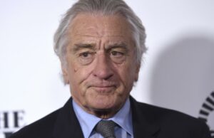 5 homens indiciados por supostos papéis na morte por overdose do neto de Robert De Niro 5 homens indiciados por supostos papéis na morte por overdose do neto de Robert De Niro