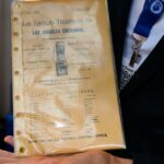 8 Antiguidades interessantes identificadas em um festival incomum de publicações, composto por uma lista telefônica de 1882 LA
