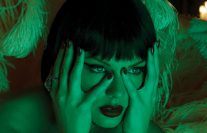 A capa ‘Showgirl’ de Taylor Swift aceno para Blake Lively? Por que os seguidores assumem isso Blake Lively mostra o apoio à vida de Taylor Swift de uma showgirl em meio a Justin Baldoni Drama Legal Blake Lively Taylor Swift e Justin Baldoni 2233932555 2194584188 2165637819