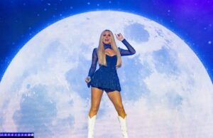 A celebridade da nação Megan Moroney de alguma forma lida para ser ouvida ao longo de um canto de duas horas-ou grito-no teatro grego de LA: Show avaliação A celebridade da nação Megan Moroney de alguma forma lida para ser ouvida ao longo de um canto de duas horas-ou grito-no teatro grego de LA: Show avaliação