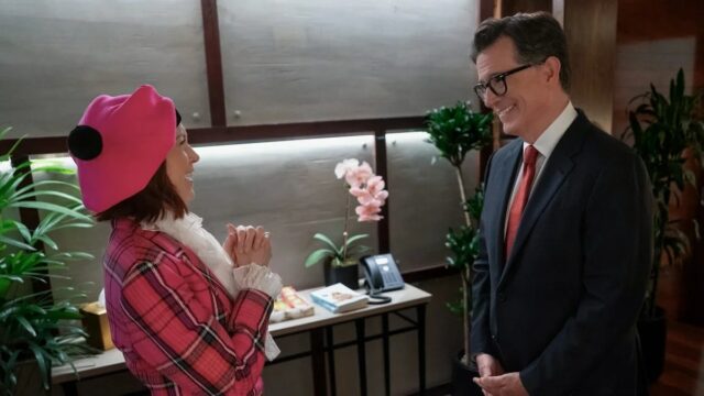 A celebridade de 'Elsbeth' Carrie Preston fala sobre a resolução do assassinato de Stephen Colbert, o que vem a seguir na terceira temporada 

