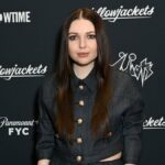 A celebridade de 'Yellowjackets' Samantha Hanratty começa a chorar nas últimas informações do período: 'In a Grieving Refine' |