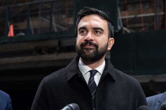 A cidadania de Zohran Mamdani nos Estados Unidos deve ser verificada: representante do Partido Republicano 

