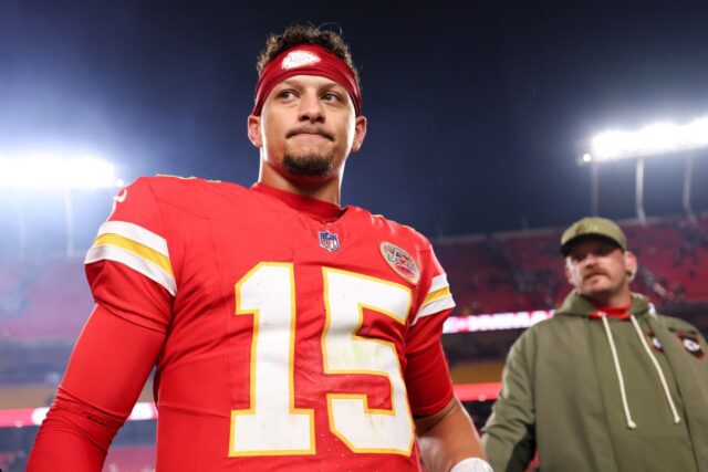 A correspondência de custos pode pressionar a mão dos chefes Kansas City Chiefs quarterback Patrick Mahomes.