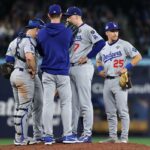 O defensor direito do Toronto Blue Jays, Addison Barger (47), contorna as bases depois de acertar um grand slam contra o Los Angeles Dodgers na sexta entrada durante o primeiro jogo da 2025 MLB World Series em Rogers Centre.