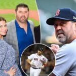 A esposa de Jason Varitek provoca 'outras vagas' com o futuro treinador do Red Sox no limbo