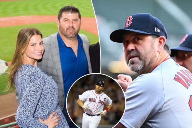 A esposa de Jason Varitek provoca 'outras vagas' com o futuro treinador do Red Sox no limbo

