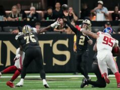 A falta de passagem de Giants ficando cada vez mais alarmantes: ‘tem que encontrar um caminho’ Spencer Rattler joga um passe durante o jogo dos Saints-Giants em 5 de outubro de 2025.