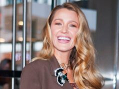 A família de Blake Lively sustenta Ryan Reynolds no Red Rug enquanto ela evita Blake Lively e Ryan Reynolds sorriem durante o passeio em meio a Justin Baldoni e Taylor Swift Drama
