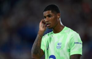 A imprensa espanhola afirma que a maior desgraça profissional de Marcus Rashford é o único desafio para a mudança ‘inevitável’ de Barcelona O jogador do Manchester United e da Inglaterra, Marcus Rashford, observa durante a partida da La Liga entre Real Mallorca e Barcelona no Estádio Mallorca Son Moix em 2025 em Maiorca, Espanha.